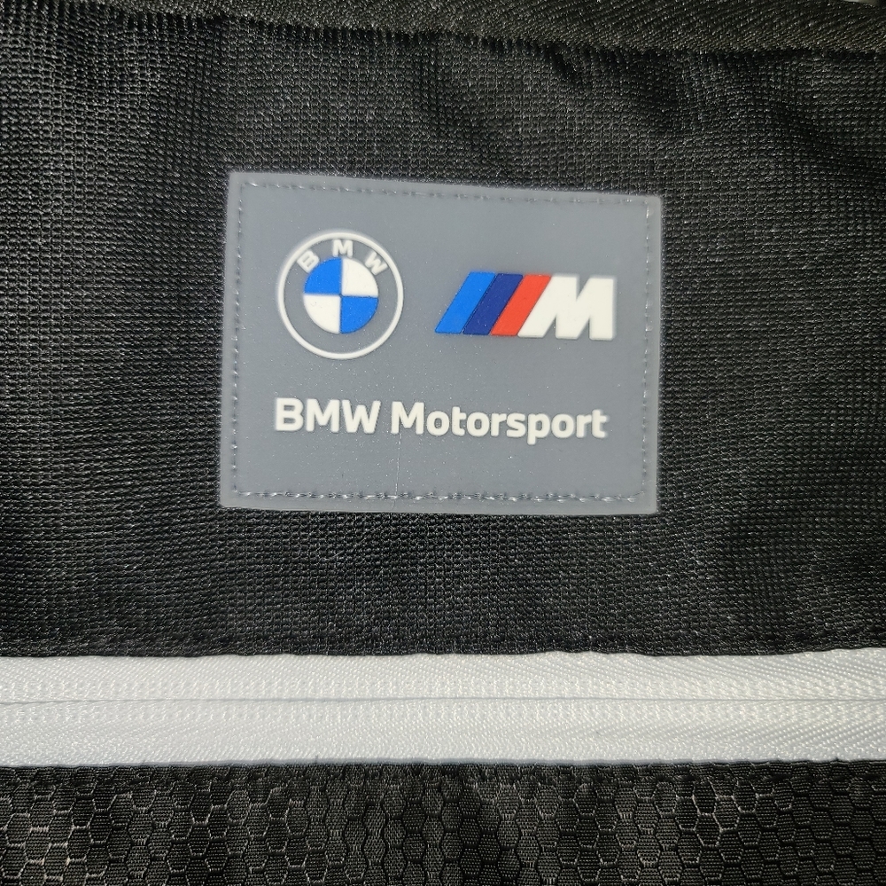 BMW - Picture 4 of 13